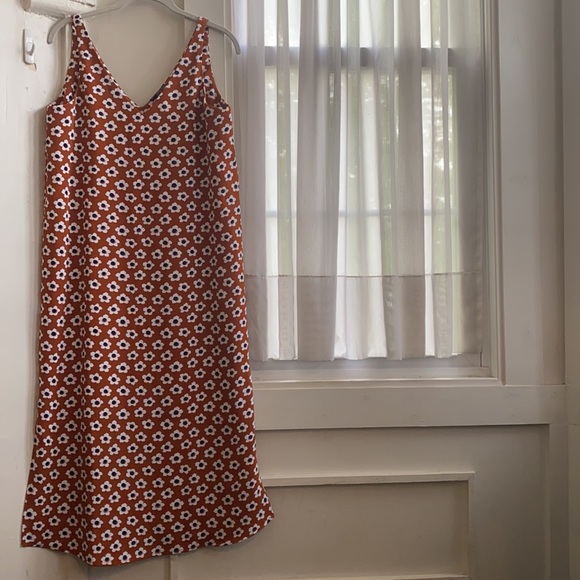 en THREAD Floral V Neck Side Slit Midi Dress NWT - Picture 11 of 13